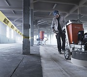 Шлифовальная машина Husqvarna PG 820 в работе