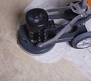 Шлифовальная машина Husqvarna PG 400 SF в работе
